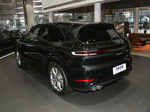 2025�� Cayenne S E-Hybrid 3.0T