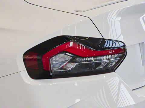 2025�� 225i M�˶���ҹ��װ