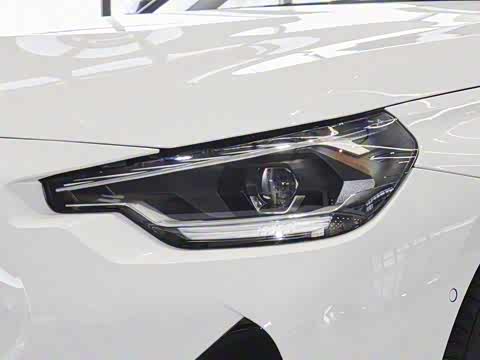 2025�� 225i M�˶���ҹ��װ