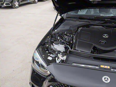 2025�� �Ŀ� C 260 L �˶���