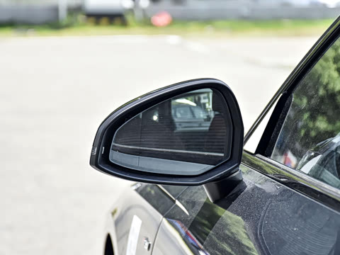 2025�� 200���������� 40 TFSI ����������