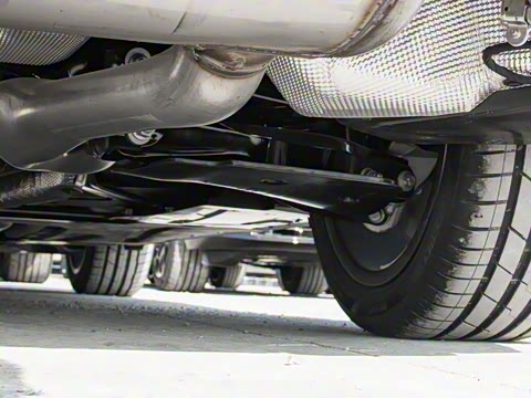 2025�� 330i M�˶���ҹ��װ