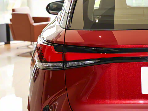 2025�� 300 ����������