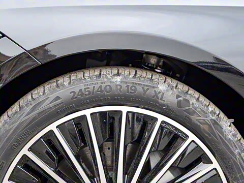 2025�� CLE 260 ���ܳ�