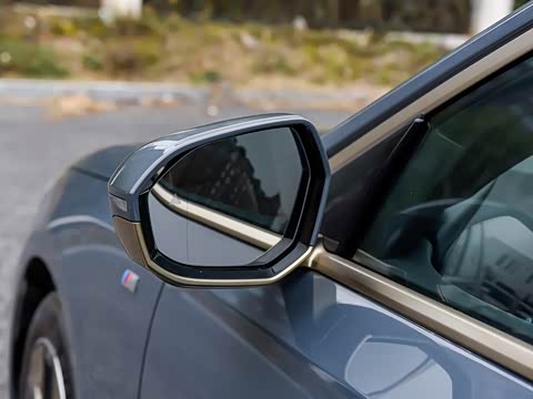 2025�� 525Li M�˶���װ