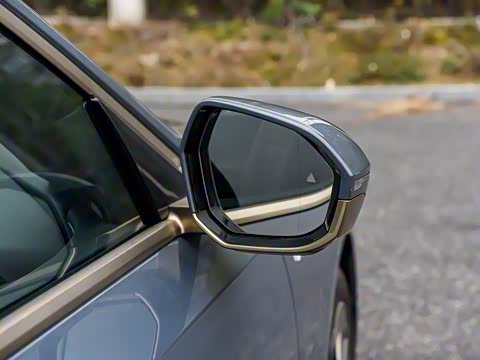 2025�� 525Li M�˶���װ