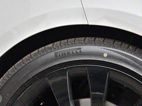 2025�� 400PS Dynamic HSE