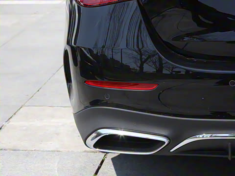 2025�� �Ŀ� E 300 L ʱ���˶���