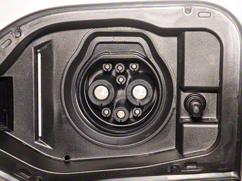 2025�� 735MAX 160kW