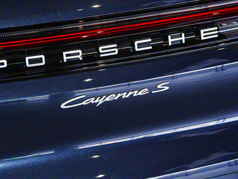 2025�� Cayenne S E-Hybrid 3.0T