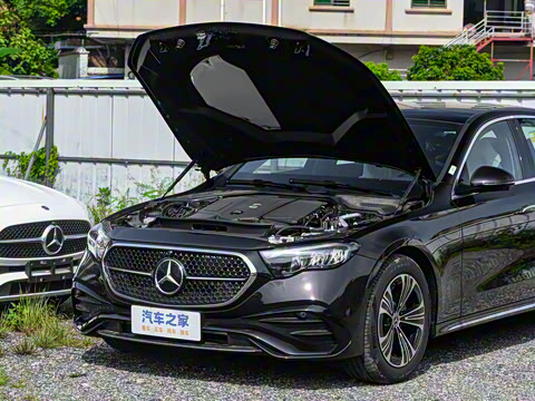 2025�� �Ŀ� E 260 L �˶���