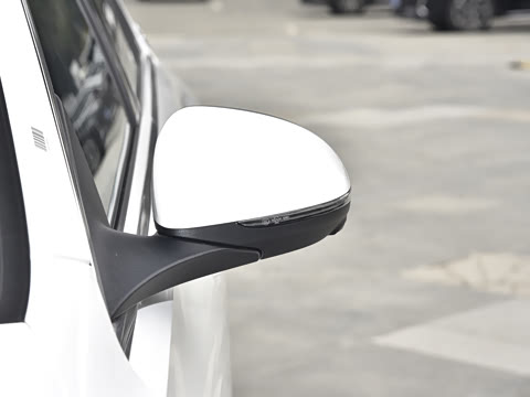 2025�� �Ŀ� C 200 L �˶���