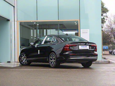 2025�� B4 ���ݺ�����