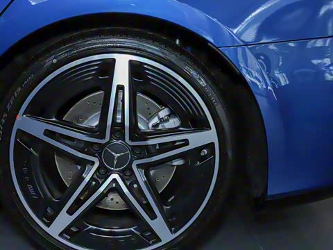 2025�� AMG A 35 L 4MATIC