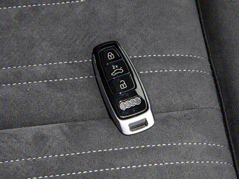 2025�� Avant 45 TFSI ��̽�ռ�