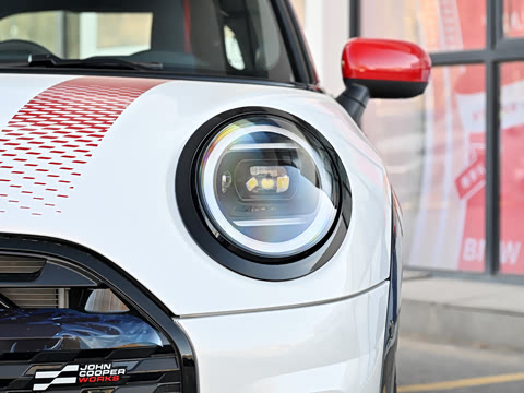 2025�� JOHN COOPER WORKS