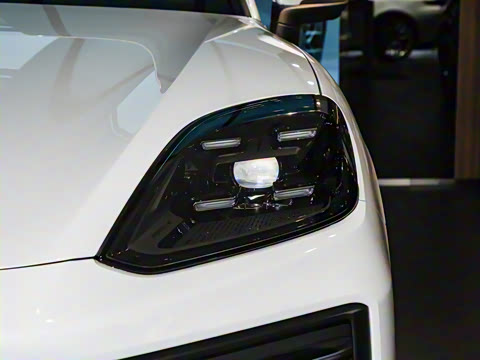 2025�� Cayenne S E-Hybrid 3.0T