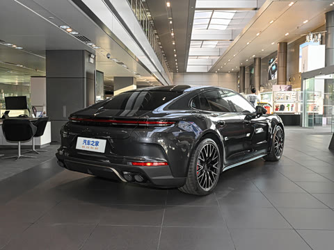 2024�� Panamera Turbo E-Hybrid 4.0T