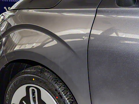 2025�� Mate 300km׷���