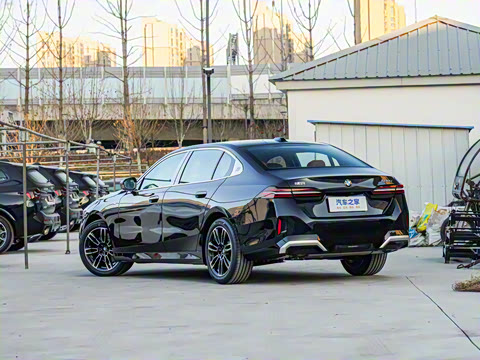 2025�� 530Li ������ M�˶���װ