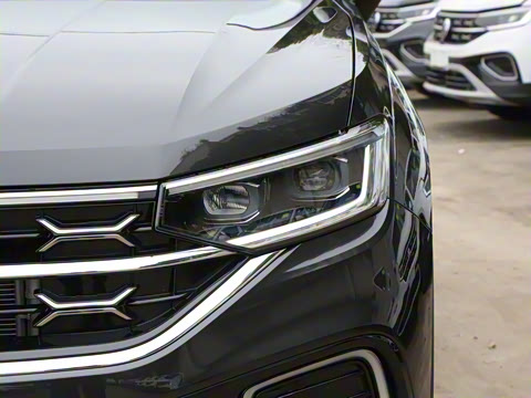 2025�� ������ 300TSI