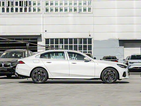 2025�� 525Li M�˶���װ