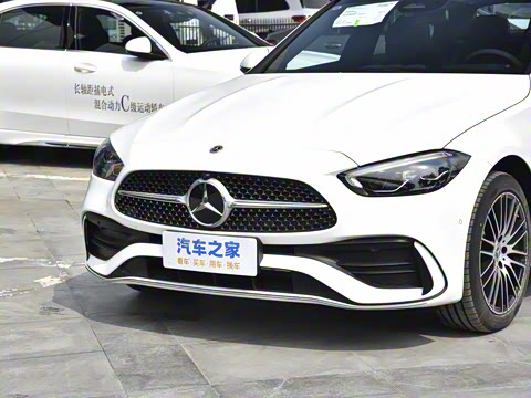 2025�� �Ŀ� C 260 L �˶���