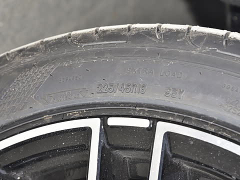 2025�� �Ŀ� C 260 L �˶���