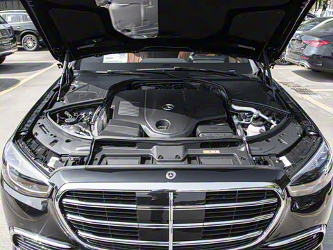 2025�� S 400 L ������