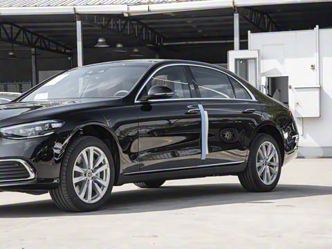 2025�� S 400 L ������