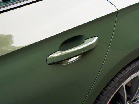 2025�� Sportback ��ذ� 40 TFSI quattro ����������