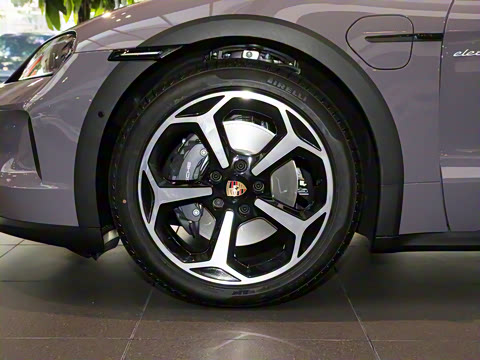 2024�� Taycan 4 Cross Turismo