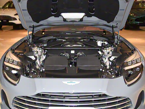 2025�� 4.0T V8 Coupe