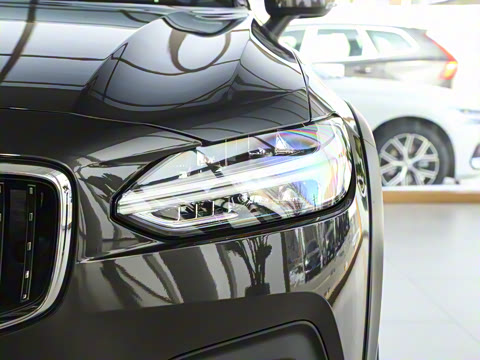 2025�� Cross Country B5 AWD ��Զ��