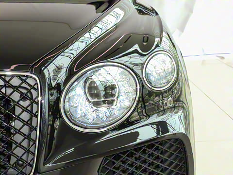 2026�� 4.0T V8 ������