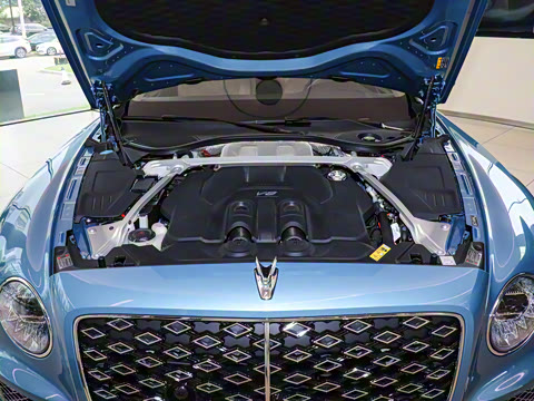 2026�� 4.0T V8 Mulliner