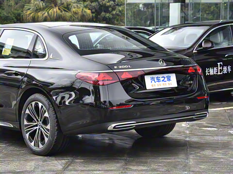 2025�� �Ŀ� E 300 L ������