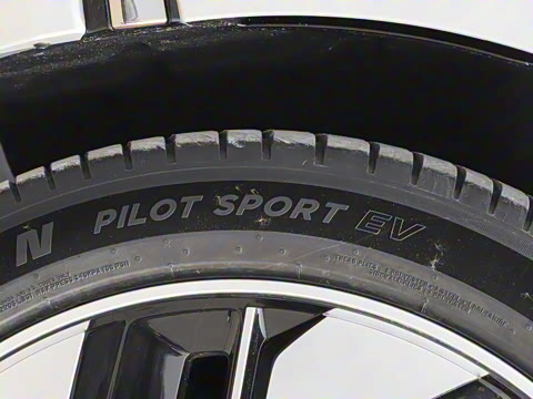 2025�� 636Ultra���Ȱ� 5��