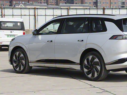 2025�� 636Ultra���Ȱ� 5��