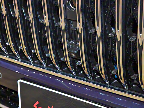 2025�� 4.0T V8 ��ͤ���϶��ư�