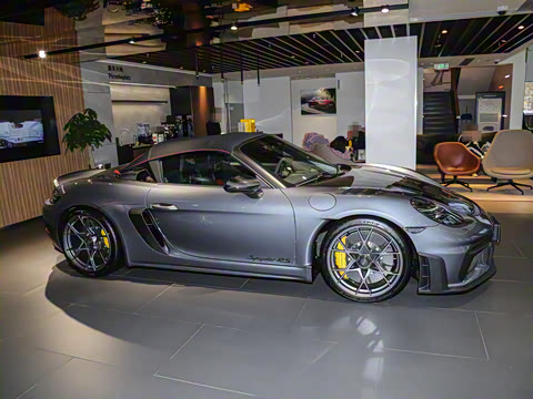 2023�� Spyder RS 4.0L