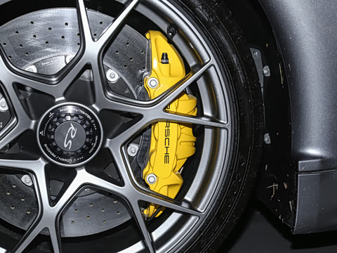 2023�� Spyder RS 4.0L