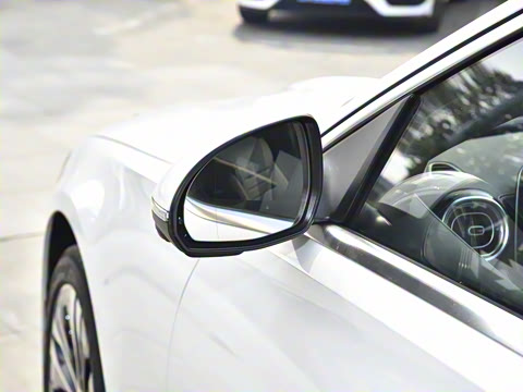 2025�� �Ŀ� C 350 eL