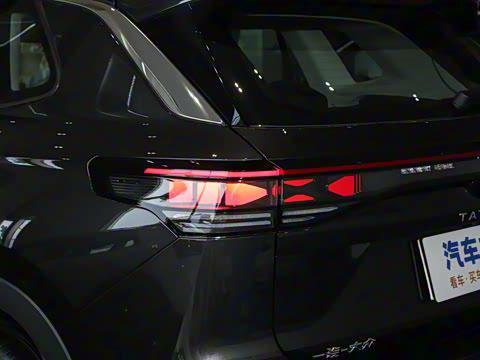 2025�� ̽��L 330TSI ������Ӣ