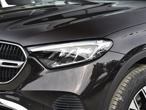 2025�� GLC 260 L 4MATIC ������