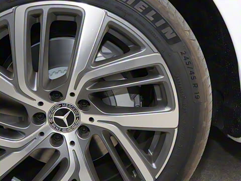 2025�� �Ŀ� E 300 L ʱ����