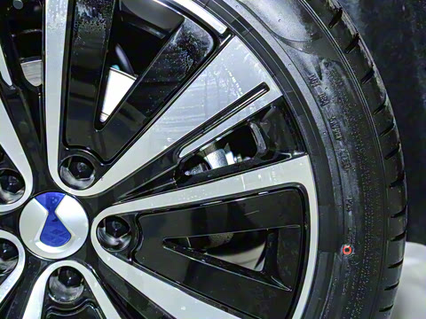 2025�� 702 �Ǽ�˫�������ٰ�