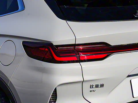 2025�� EV �Ǽݰ� 605km �콢��