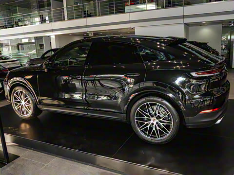 2025�� Cayenne Coup�� 3.0T