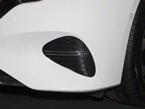 2025�� �Ŀ� E 300 L ������